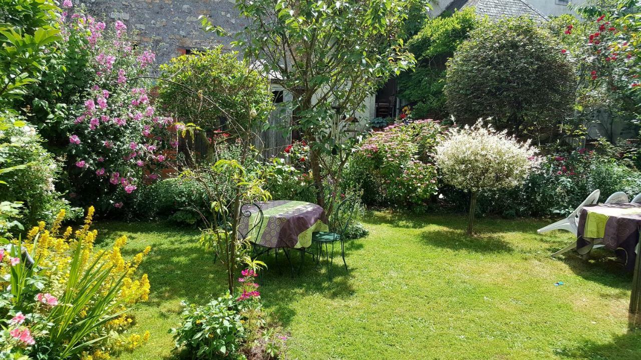 Hotel Les Hirondelles Sainte-Suzanne  Exteriér fotografie